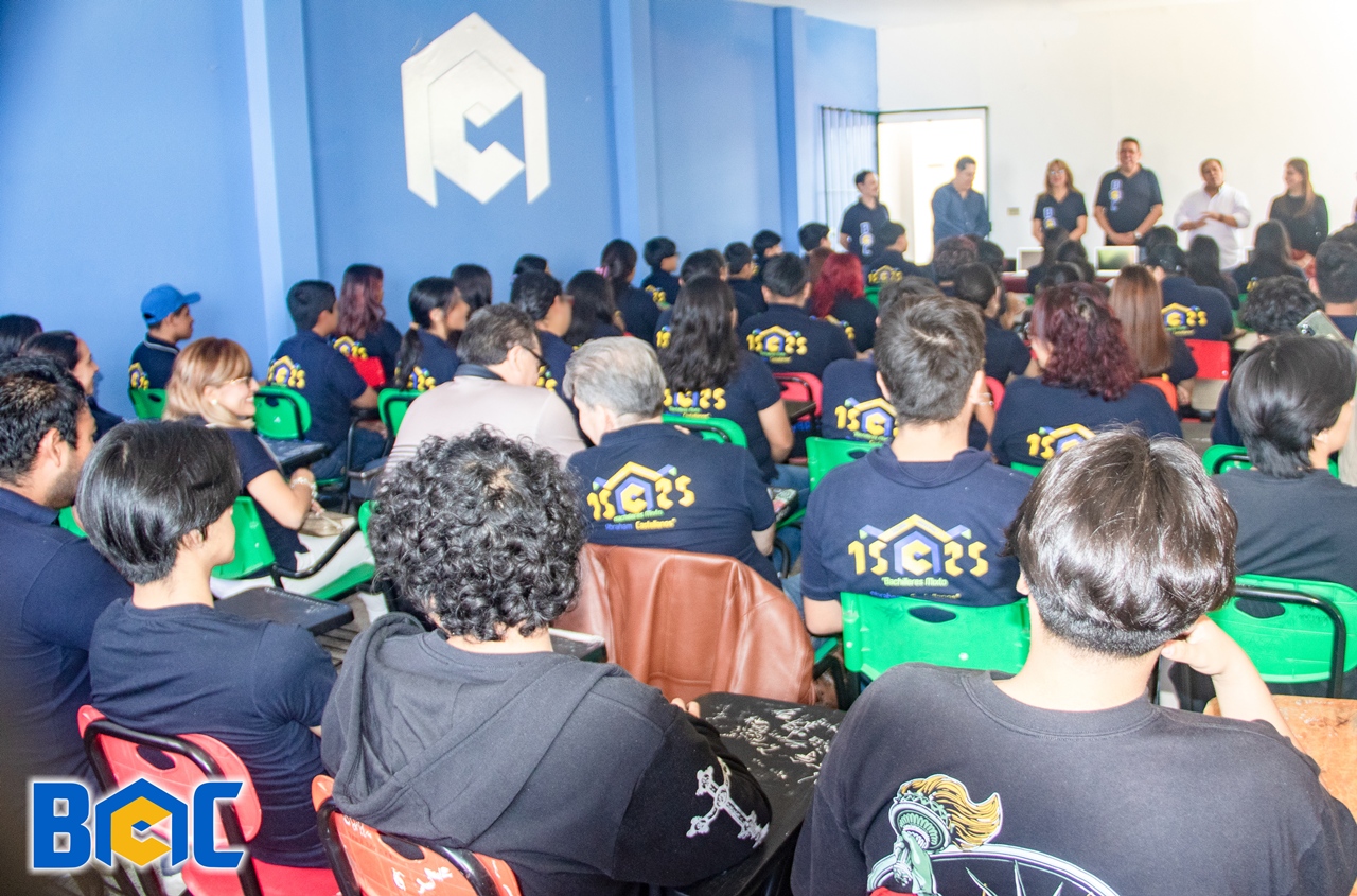 Estudia con nosotros